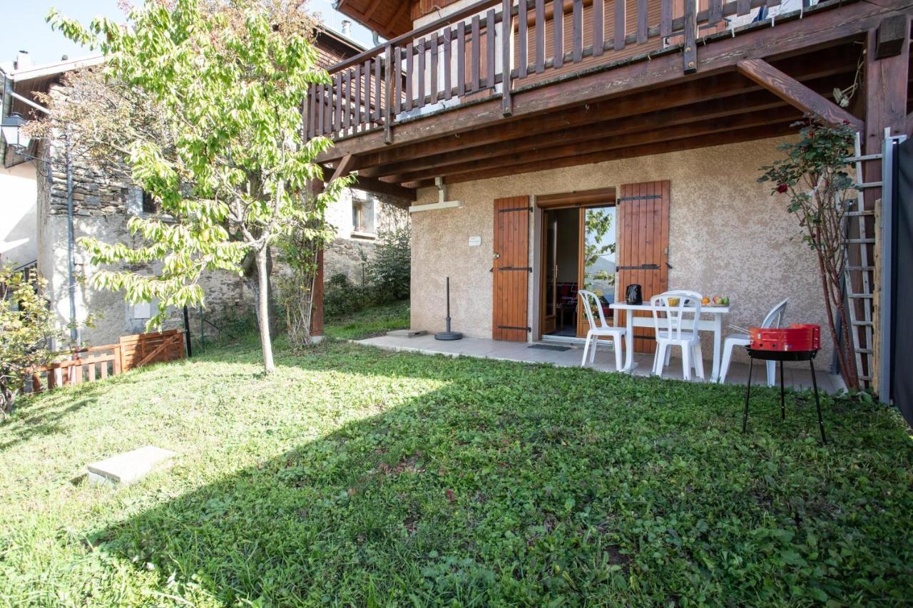 Apartamento Le Mont Guillaume - 1 Chambre Terrasse Et Jardin Saint-André-dʼEmbrun Exterior foto