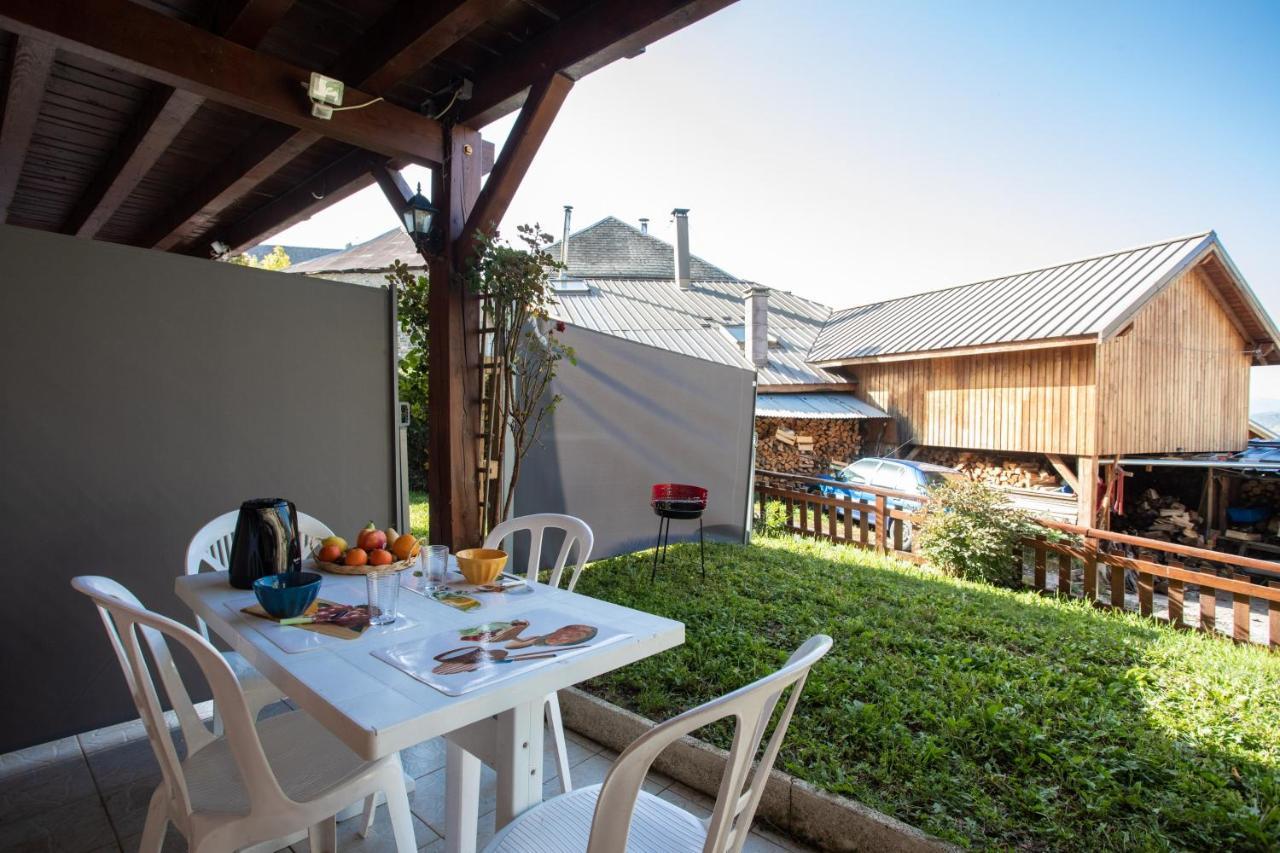 Apartamento Le Mont Guillaume - 1 Chambre Terrasse Et Jardin Saint-André-dʼEmbrun Exterior foto